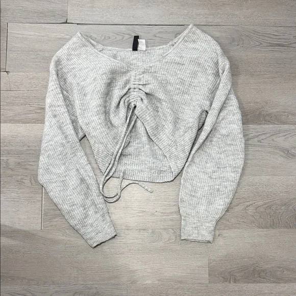 H&M Light Gray Ribbed Drawstring Cropped Sweater - Picture 1 of 1